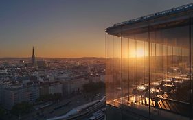 So/ Vienna